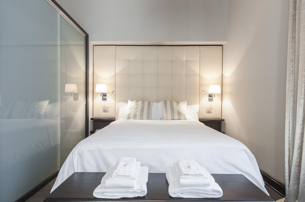 Milan Royal Suites - Centro Cadorna Δωμάτιο φωτογραφία