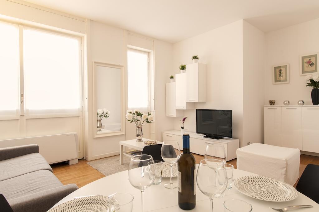 Milan Royal Suites - Centro Cadorna Δωμάτιο φωτογραφία
